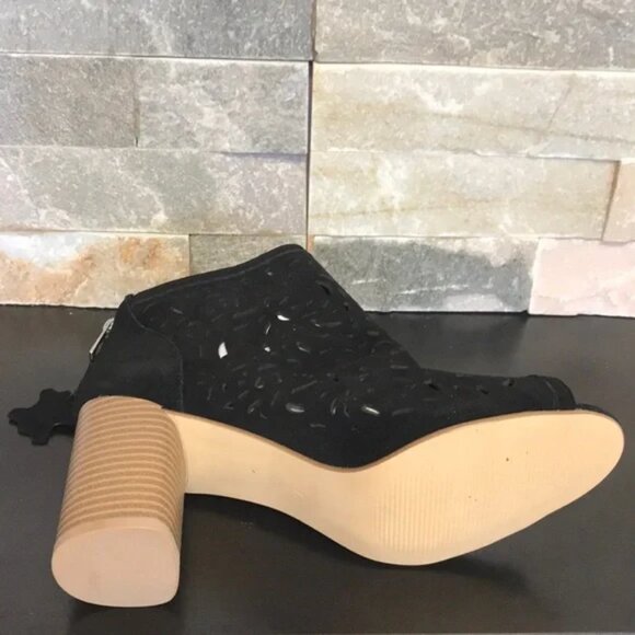 American Rag Glia Suede Shooties - Picture 4 of 4